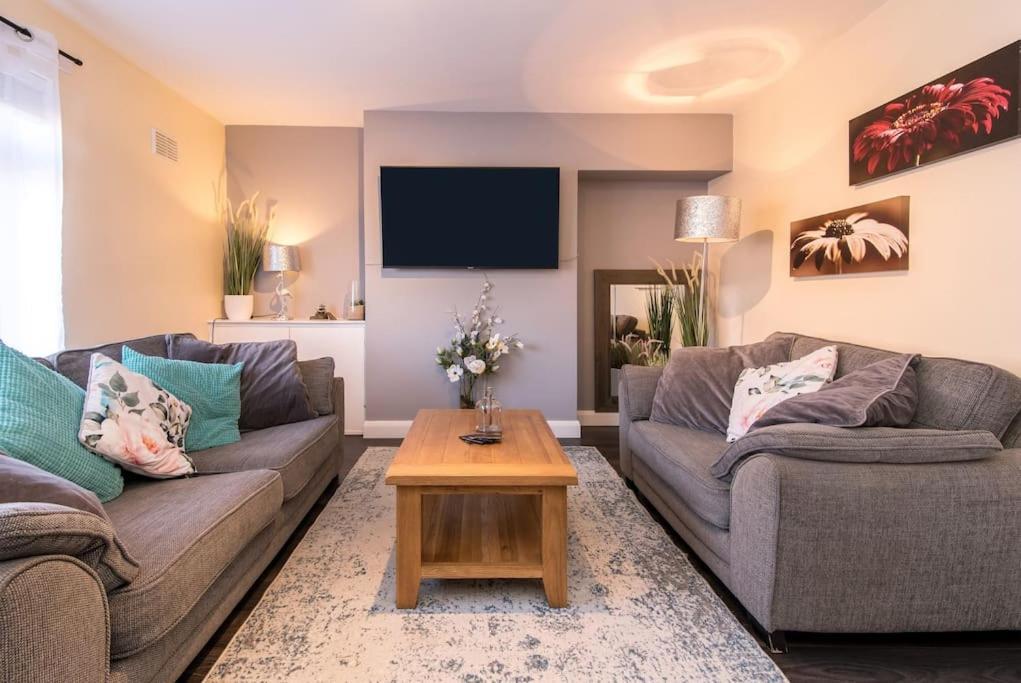 From - Peaceful, Cosy & Modern 2bed House Casa de Férias *