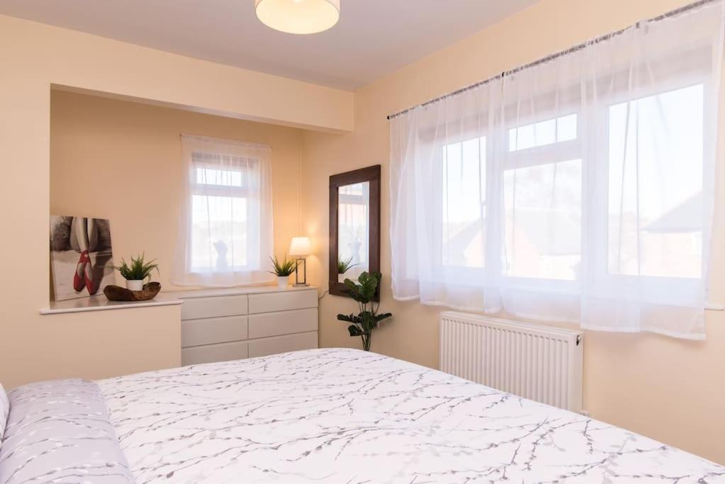 Casa de Férias From - Peaceful, Cosy & Modern 2bed House *
