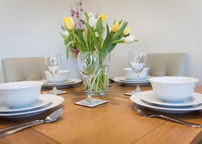 City Home From Home - Peaceful, Cosy & Modern 2Bed House