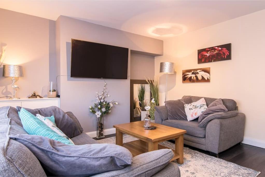 From - Peaceful, Cosy & Modern 2bed House * Nottingham
