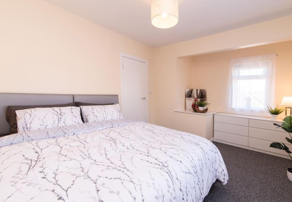 From - Peaceful, Cosy & Modern 2bed House *